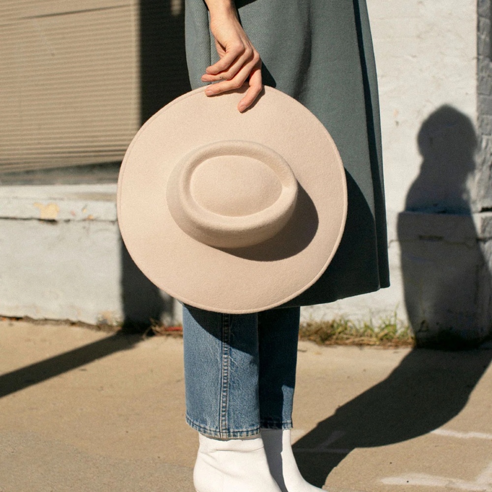 NWT Clyde Dai Hat in Wool Felt